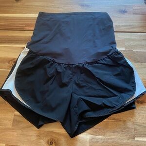 Medium black maternity running shorts